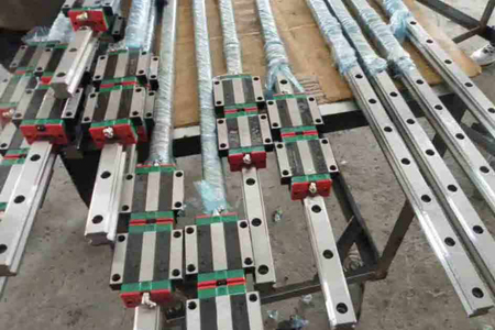 寬幅型滾珠直線導軌WE系列預壓力及潤滑方式